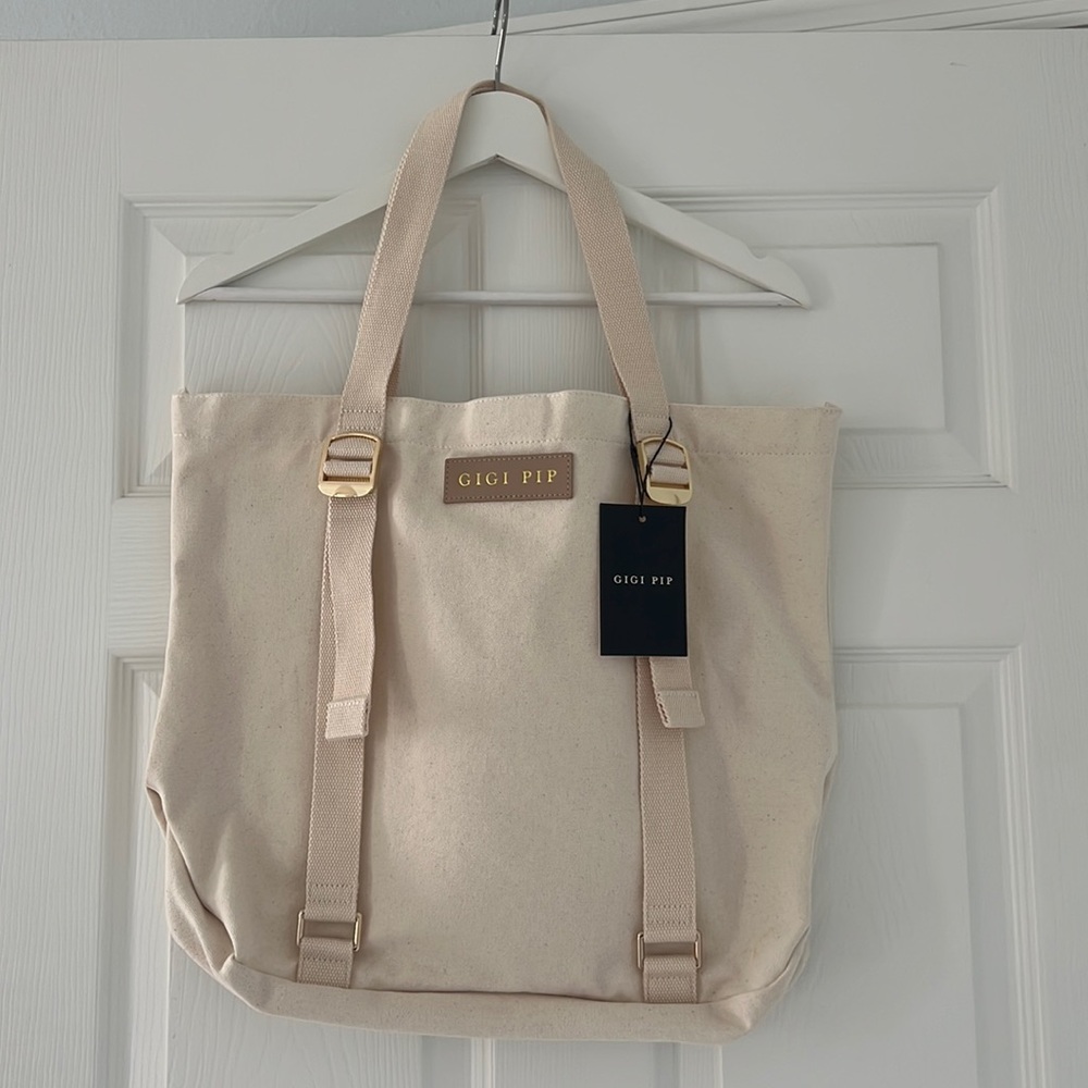 COPY - NWT Gigi Pip canvas hat tote